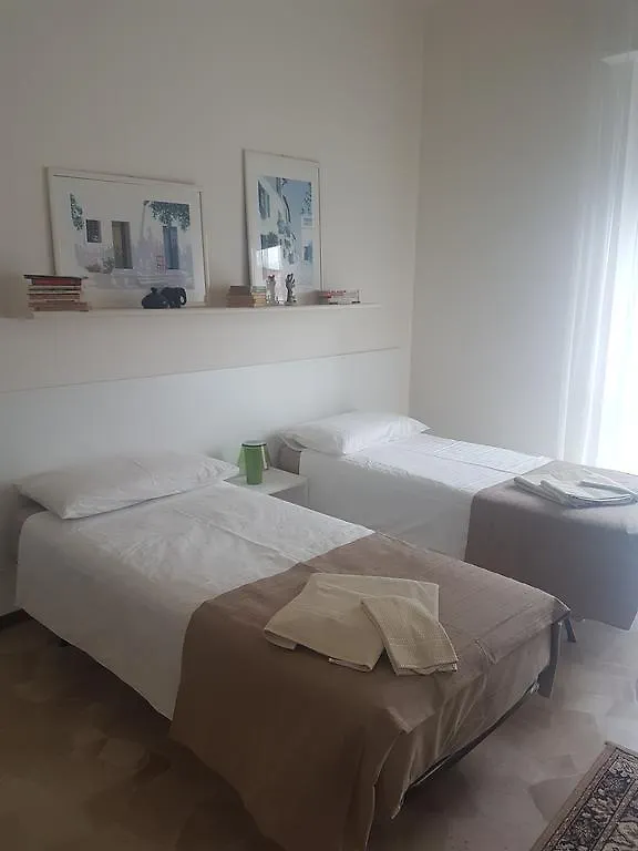 Ai Due Vecchi Ulivi Bed & Breakfast Garlate